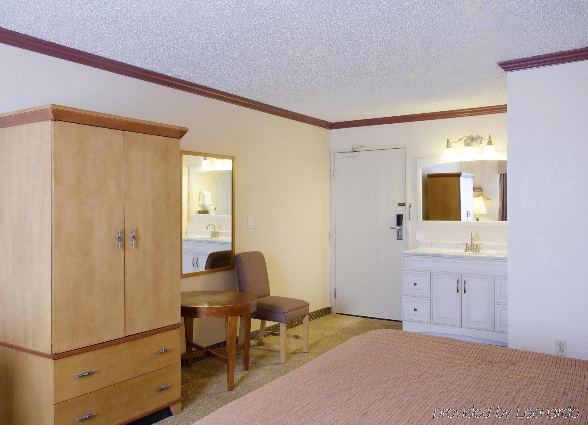 Surestay Plus Hotel By Best Western Hayward Chambre photo