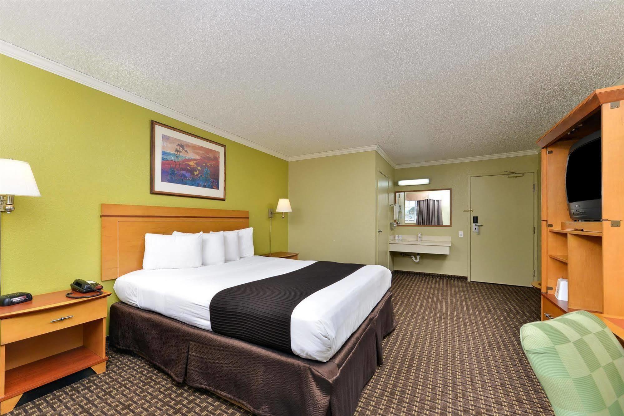 Surestay Plus Hotel By Best Western Hayward Extérieur photo